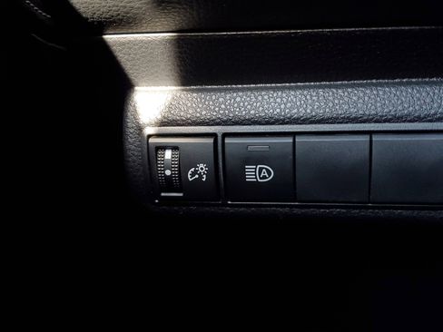 Used 2023 Toyota Corolla SE image 33