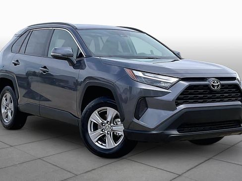 Used 2025 Toyota RAV4 XLE FWD image 3