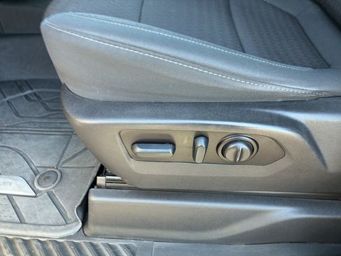 Used 2022 Chevrolet Silverado 1500 Custom AWD/4WD image 27