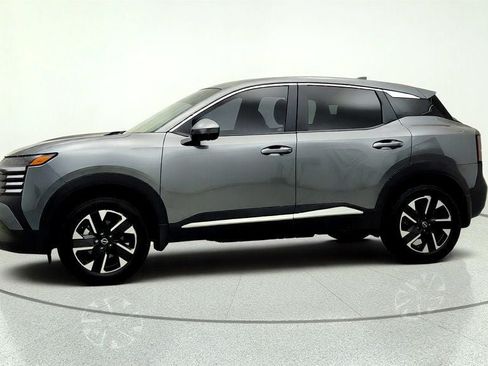 Used 2025 Nissan Kicks SV AWD/4WD image 8