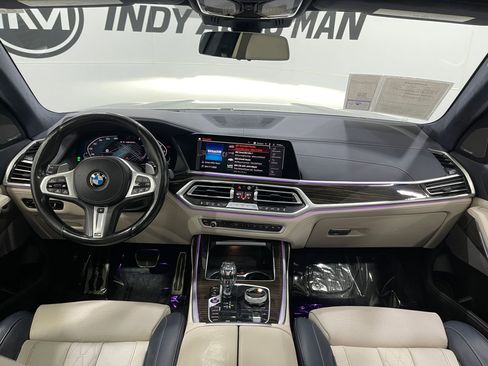 Used 2021 BMW X7 M50i image 19
