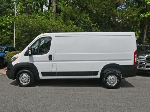 Used 2025 RAM ProMaster 2500 w/ Convenience Group FWD image 2