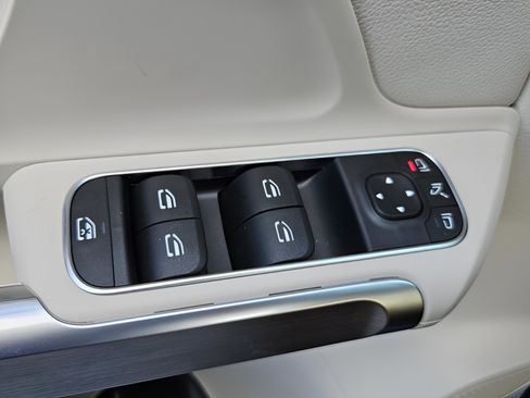 Used 2026 Mercedes-Benz GLB 250 image 22