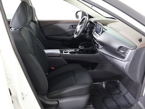 Used 2023 Nissan Rogue S AWD/4WD image 26