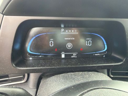 Used 2025 Hyundai Elantra Sport FWD image 14