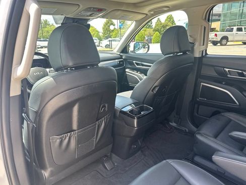 Used 2025 Kia Telluride S FWD image 29