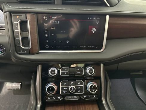 Used 2023 GMC Yukon XL Denali Ultimate image 21