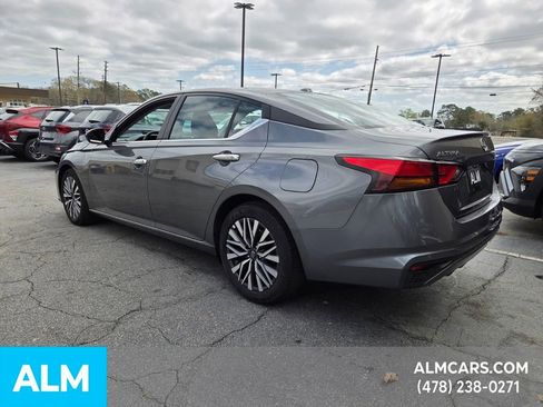 Used 2025 Nissan Altima 2.5 SV image 8