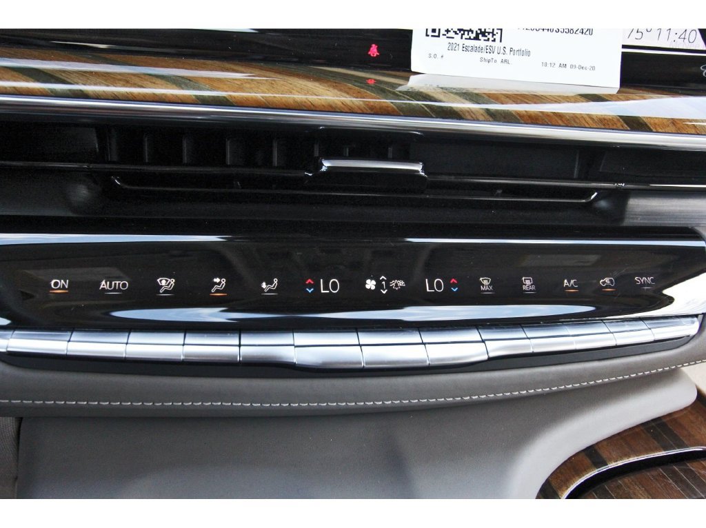 Used 2021 Cadillac Escalade Premium Luxury Platinum w/ Heavy-Duty Trailer Package AWD/4WD image 25