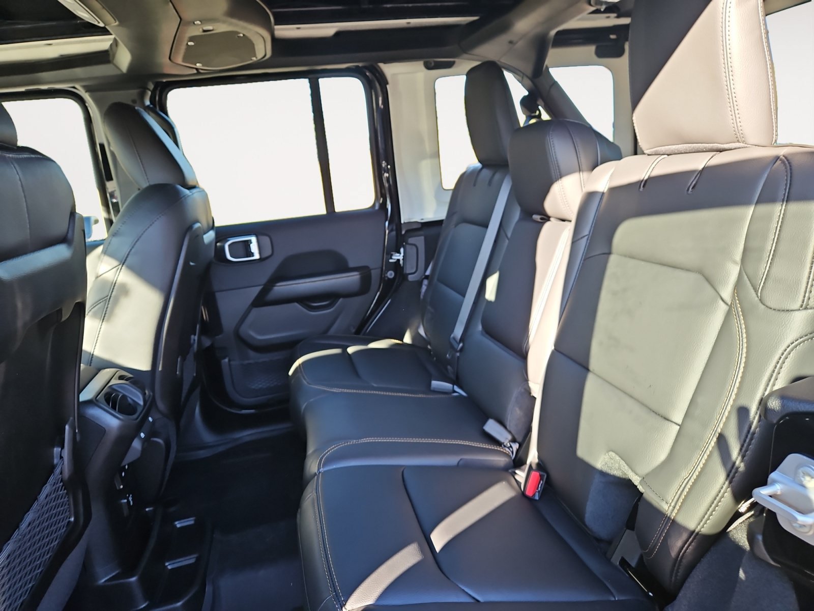 New 2027 Jeep Wrangler Unlimited Sahara AWD/4WD image 13