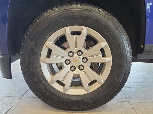 Used 2017 Chevrolet Colorado LT w/ LT Convenience Package AWD/4WD image 12