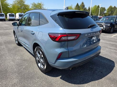 Certified 2023 Ford Escape ST-Line w/ Tech Pack #1 AWD/4WD image 3