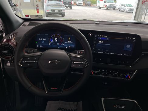 New 2026 Chevrolet Equinox RS FWD image 17