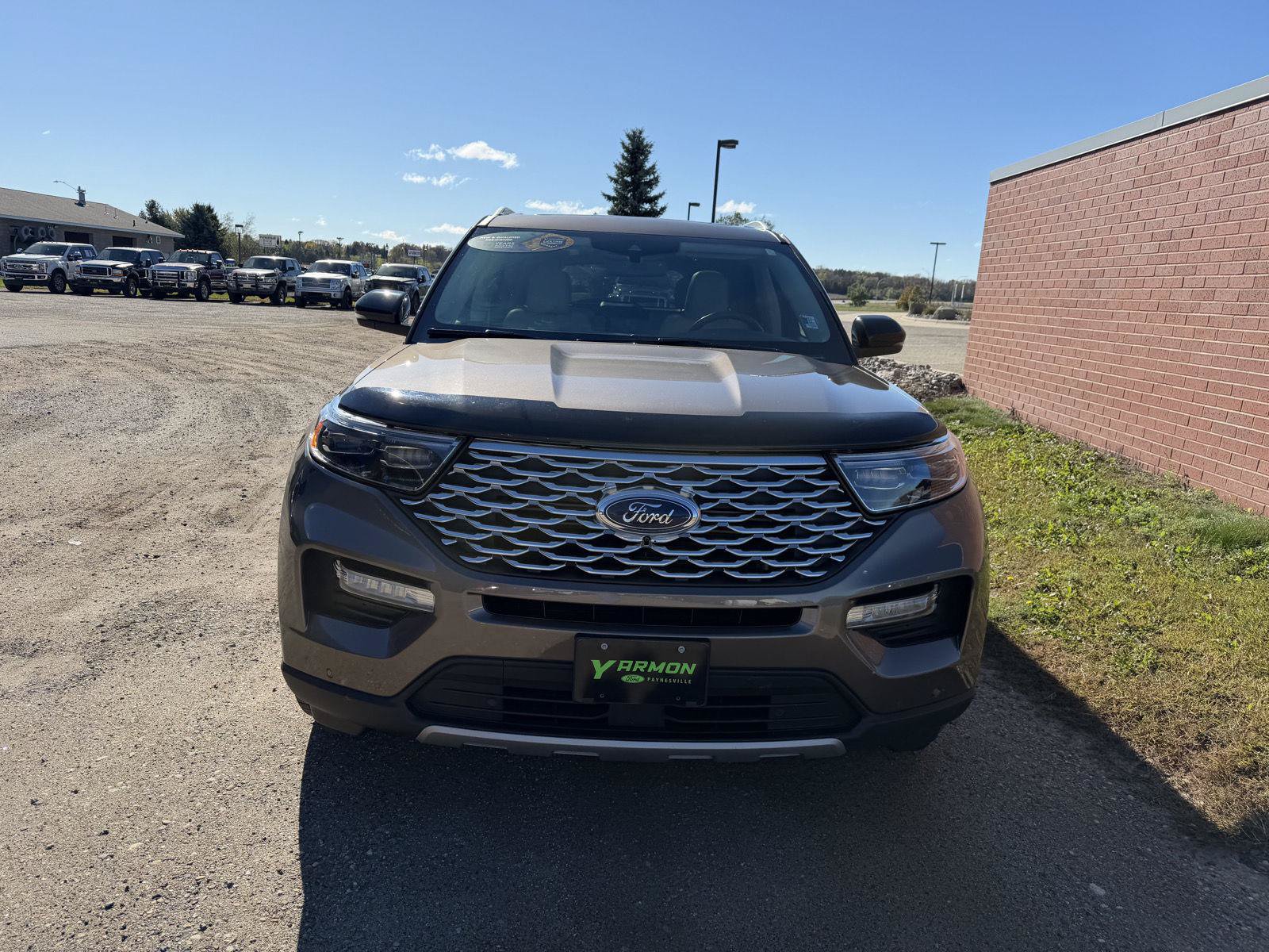 Used 2021 Ford Explorer Platinum w/ Equipment Group 601A AWD/4WD image 2
