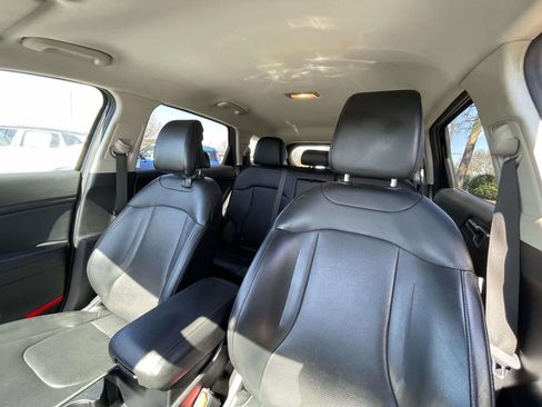 Used 2023 Kia Sportage EX image 32