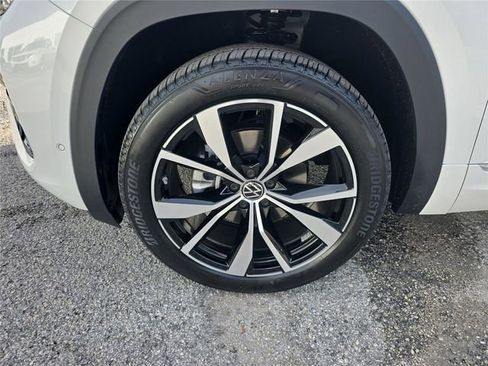 New 2026 Volkswagen Atlas SEL Premium R-Line image 9