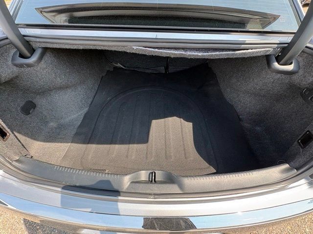Used 2018 Chrysler 300 Limited AWD/4WD image 25