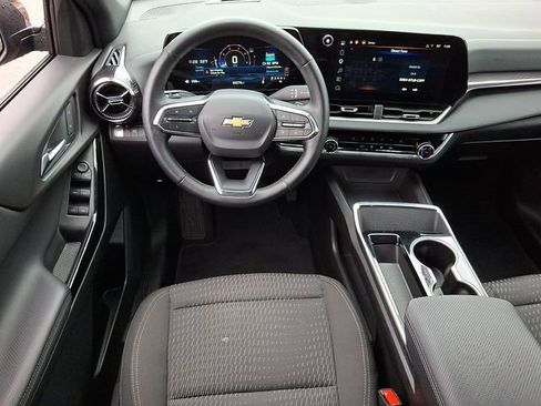 Used 2025 Chevrolet Equinox LT FWD image 11