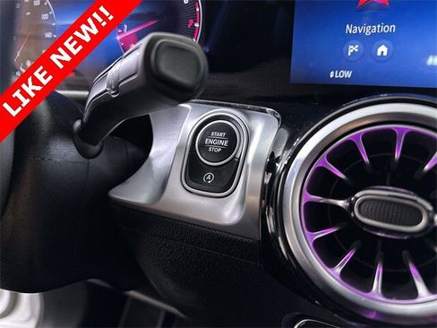 Used 2024 Mercedes-Benz GLB 250 4MATIC image 17