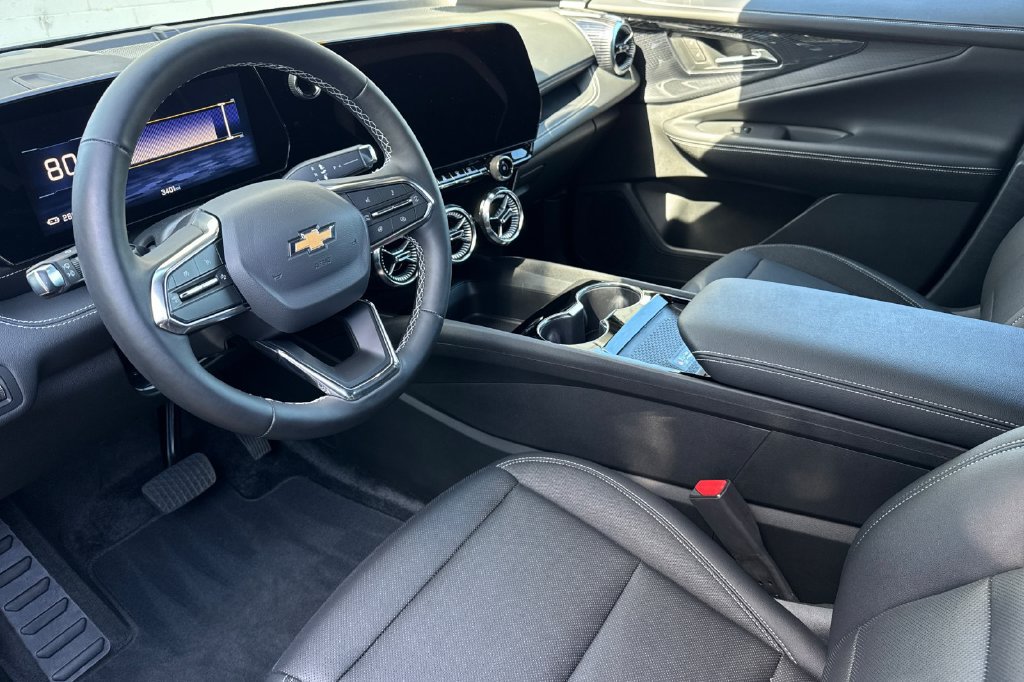 Used 2025 Chevrolet Blazer EV LT FWD image 10