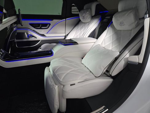 Used 2026 Mercedes-Benz Maybach S 680 4MATIC image 13