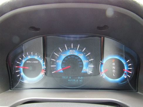 Used 2011 Ford Fusion SE FWD image 26
