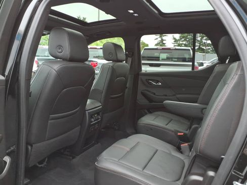 Used 2023 Chevrolet Traverse RS AWD/4WD image 22