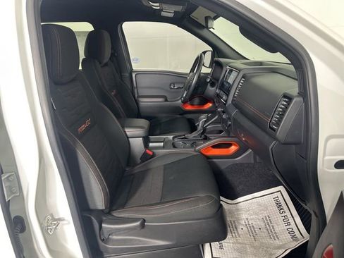 Used 2022 Nissan Frontier PRO-4X w/ Technology Package image 16