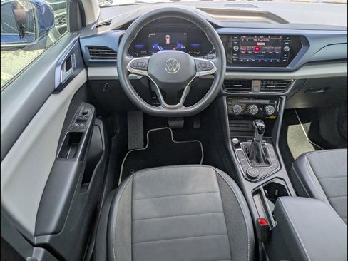 Used 2023 Volkswagen Taos SE w/ Panoramic Sunroof Package AWD/4WD image 9