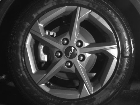 Used 2025 Kia K4 LXS image 12