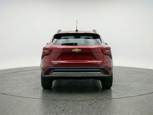 Used 2025 Chevrolet Trax LT image 7