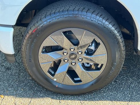 New 2025 Ford F150 Lightning Flash AWD/4WD image 13