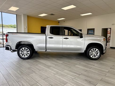 Used 2021 Chevrolet Silverado 1500 Custom w/ Safety Confidence Package AWD/4WD image 5