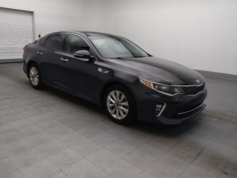 Used 2018 Kia Optima S w/ Panoramic Sunroof Package FWD image 11