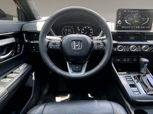 Used 2025 Honda CR-V Sport Touring image 8