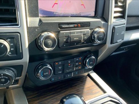 Used 2020 Ford F150 Lariat AWD/4WD image 31