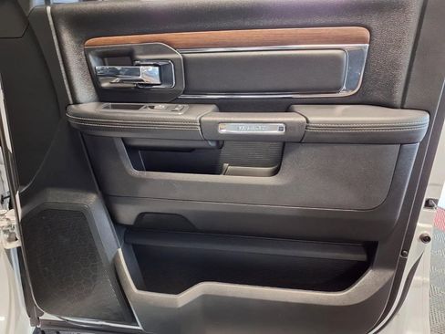Used 2017 RAM 1500 Laramie image 12