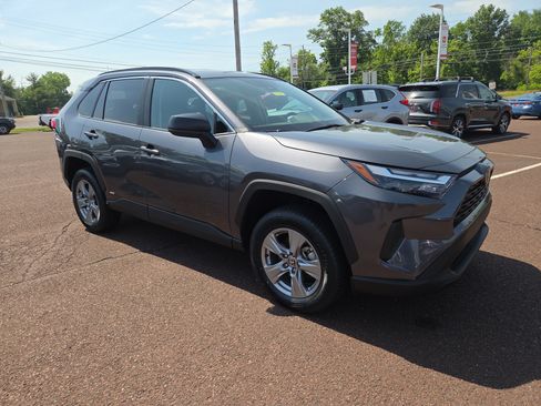 Certified 2025 Toyota RAV4 LE AWD/4WD image 1