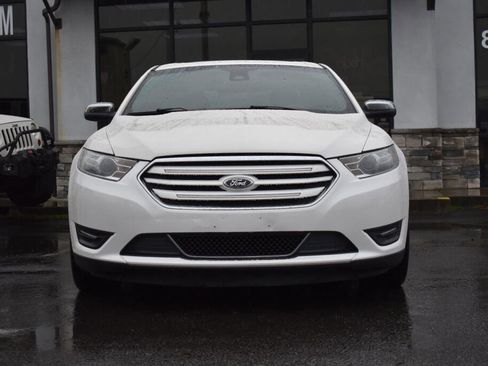 Used 2017 Ford Taurus Limited image 4
