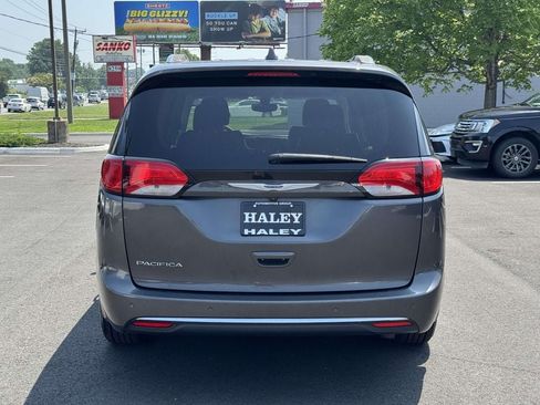 Used 2019 Chrysler Pacifica Touring-L FWD image 23