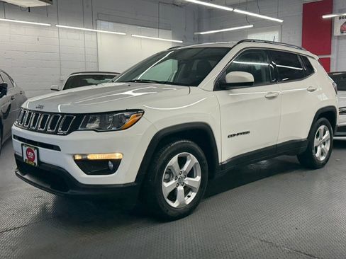Used 2021 Jeep Compass Latitude w/ Convenience Group FWD image 1