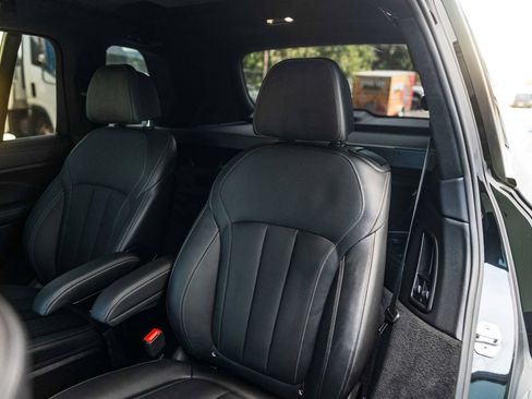 Used 2022 BMW X7 M50i w/ Dynamic Handling Package AWD/4WD image 20