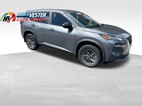 Used 2023 Nissan Rogue S image 1