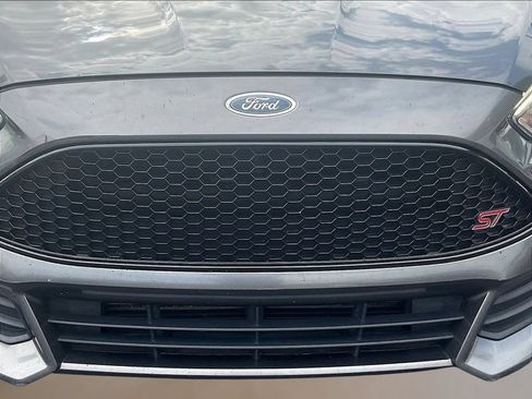 Used 2018 Ford Focus ST FWD image 33