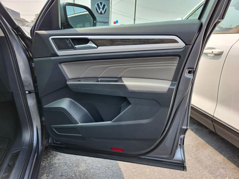 Certified 2023 Volkswagen Atlas SE w/ Panoramic Sunroof Package image 25