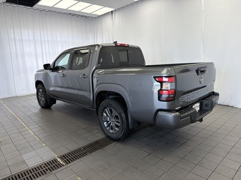 Used 2025 Nissan Frontier SV w/ SV Convenience Package AWD/4WD image 6