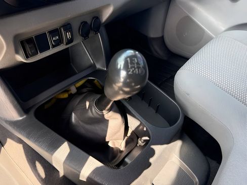 Used 2012 Toyota Tacoma 4x4 Regular Cab image 11