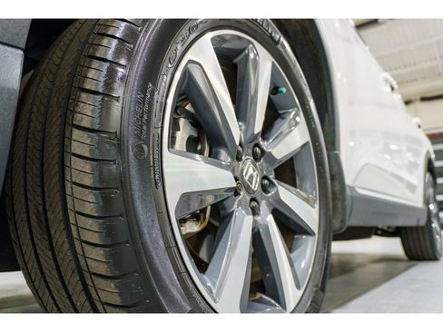 Used 2023 Honda Pilot Touring image 9