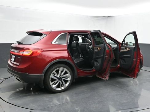 Used 2016 Lincoln MKX Reserve w/ Driver Assistance Package image 37