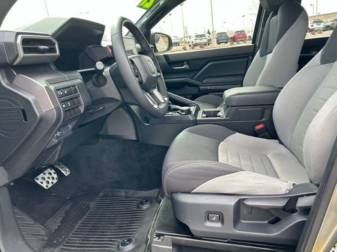 Used 2025 Toyota Tacoma TRD Sport image 25